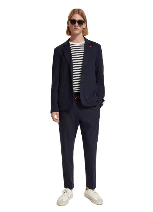 Товар синего цвета с внутренней стороны