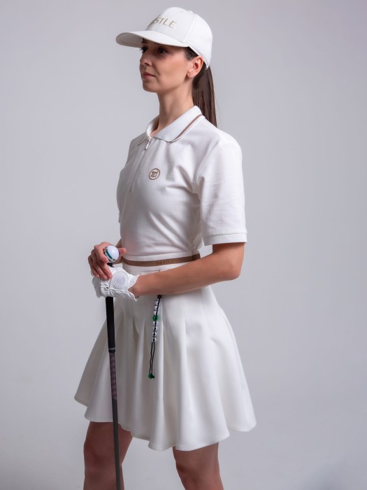 Товар белого цвета с внутренней стороны