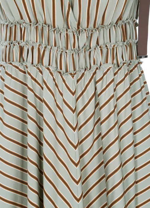 Товар разноцветного цвета с внутренней стороны