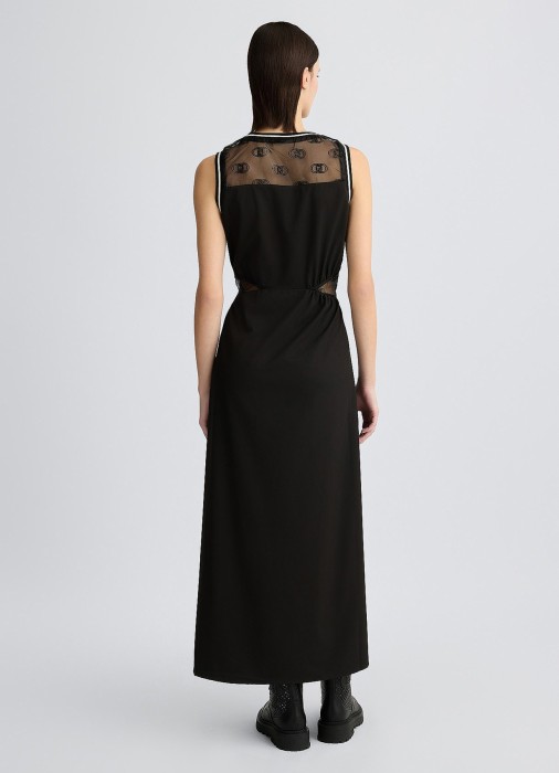 Товар черного цвета с внутренней стороны