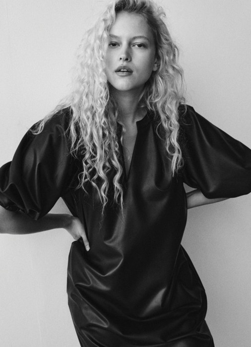 Товар с артикулом W23N1410 вид сзади