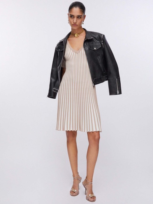 платье женское  из вискозы спереди