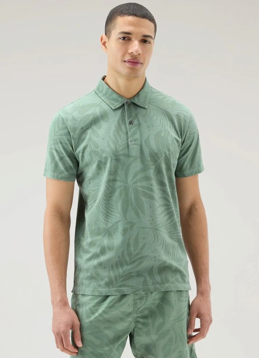 поло мужское tropical overdyed polo  от бренда woolrich вид слева