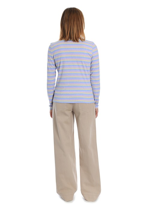 Товар разноцветного цвета с внутренней стороны