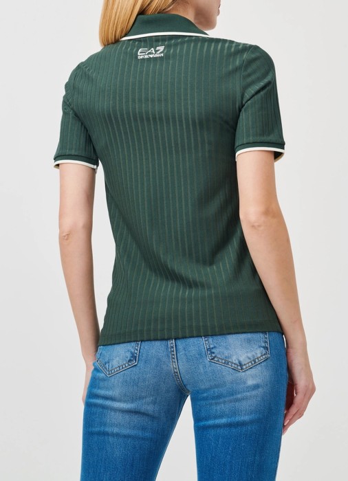 Товар зеленого цвета с внутренней стороны