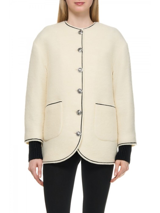 Товар желтого цвета с внутренней стороны