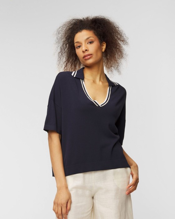 Товар синего цвета с внутренней стороны