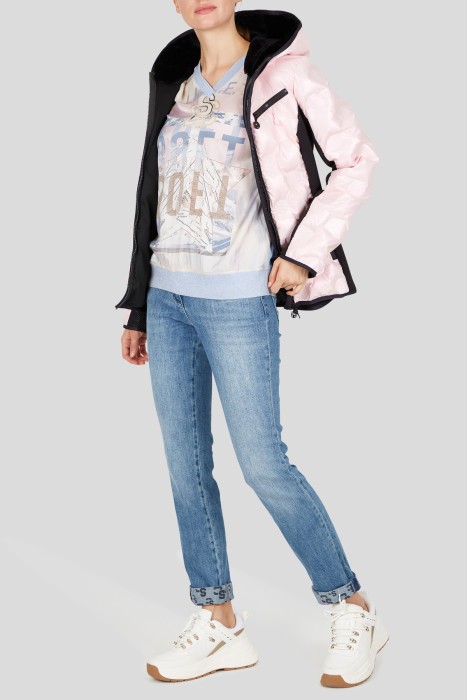 Товар голубого цвета с внутренней стороны