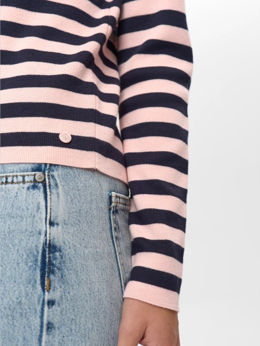 Товар розового цвета с внутренней стороны