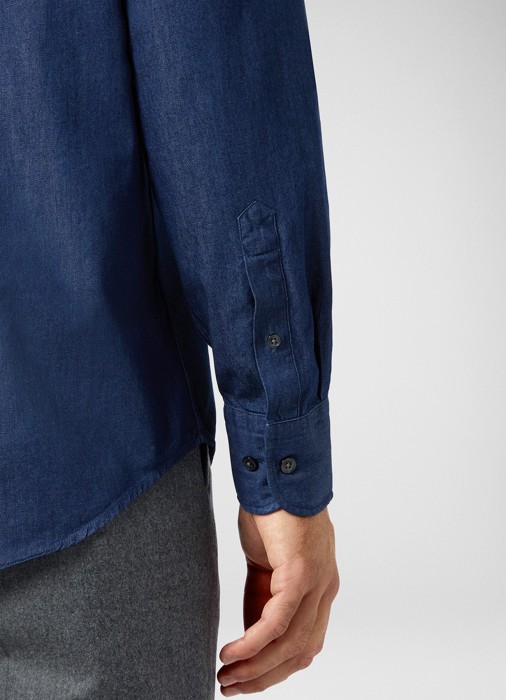 Товар синего цвета с внутренней стороны