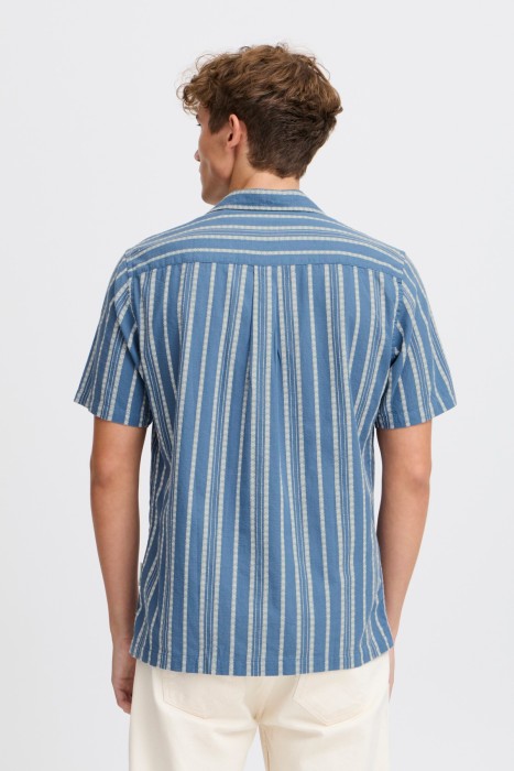 Товар голубого цвета с внутренней стороны