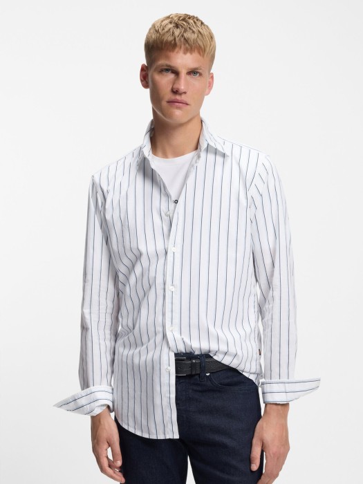 Товар белого цвета с внутренней стороны