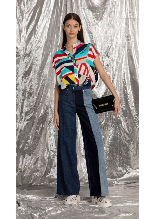 Товар разноцветного цвета с внутренней стороны