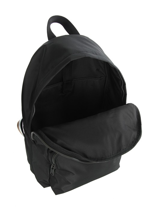 Товар черного цвета с внутренней стороны