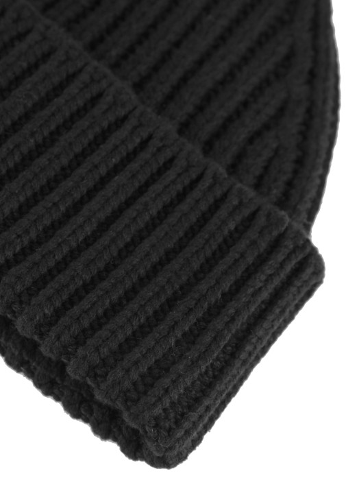 шапка женская urla  от бренда sportalm вид слева