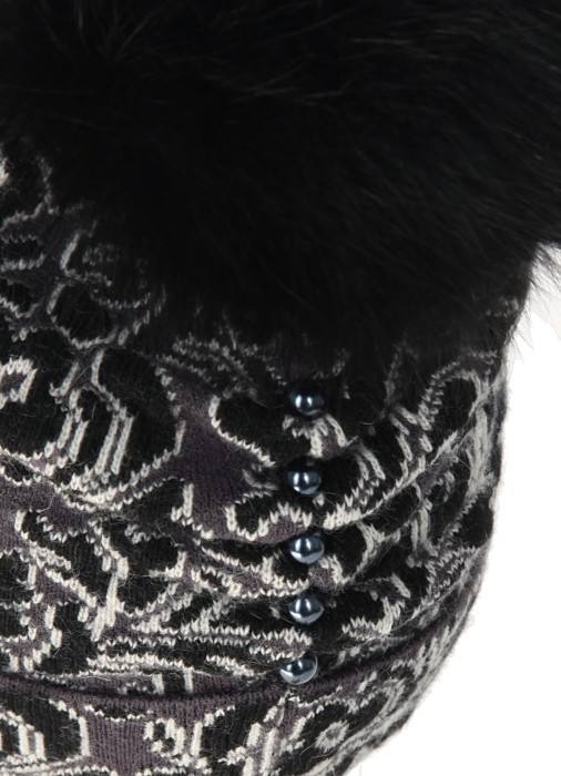 шапка женская  из проверенных материалов спереди