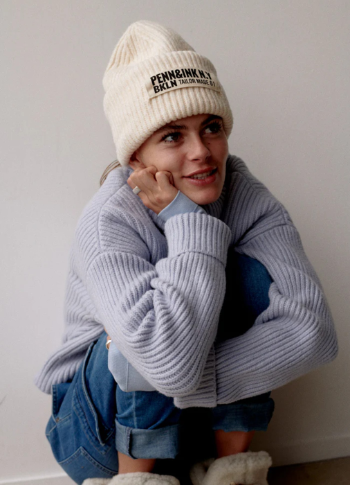 шапка женская  от бренда penn & ink вид слева