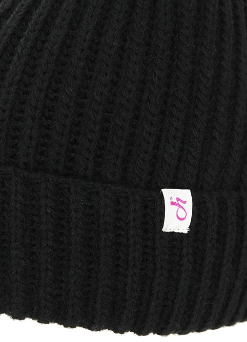 шапка женская  из дании вид сбоку