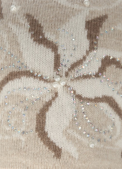 шапка женская  по цене 6880 руб вид справа