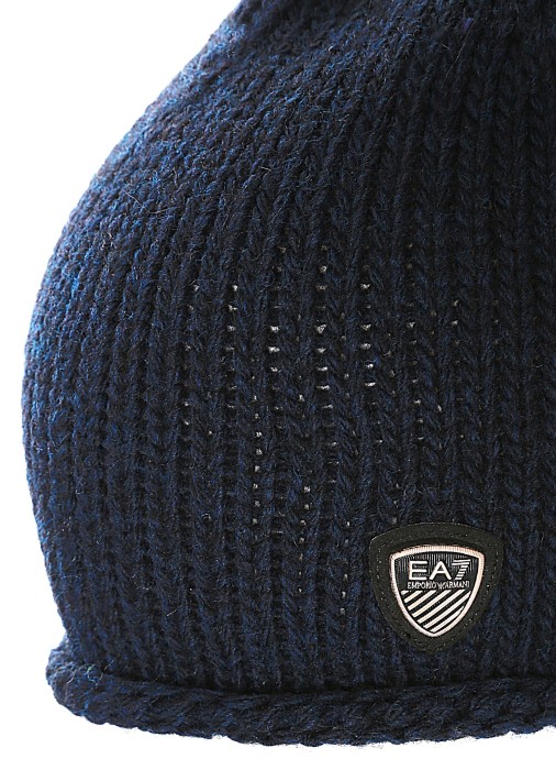 шапка  от бренда ea7 emporio armani вид слева