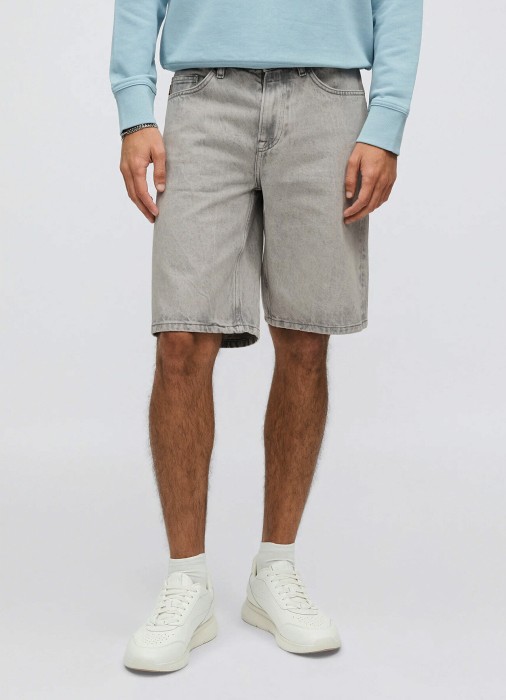 Товар серого цвета с внутренней стороны