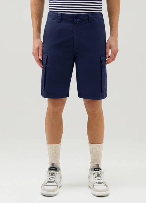 шорты-карго мужские gabardine cargo short  от бренда woolrich вид слева