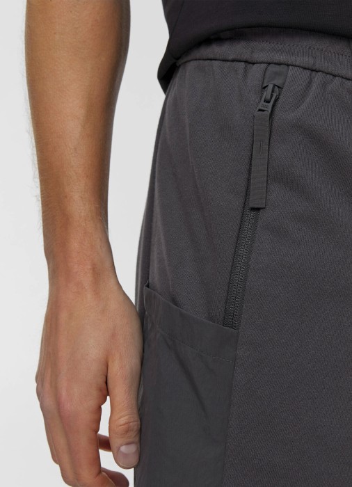 Товар серого цвета с внутренней стороны