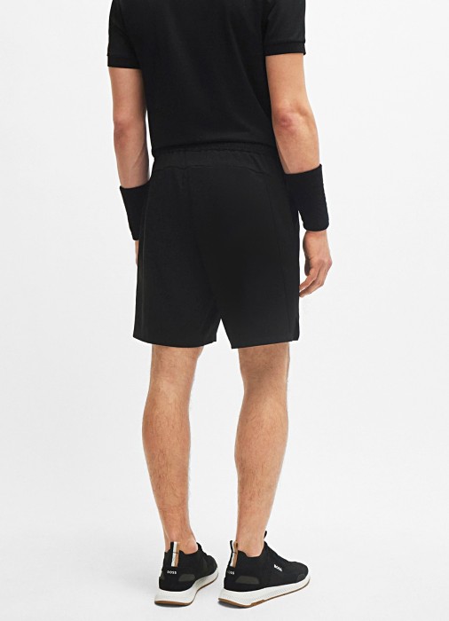 Товар черного цвета с внутренней стороны