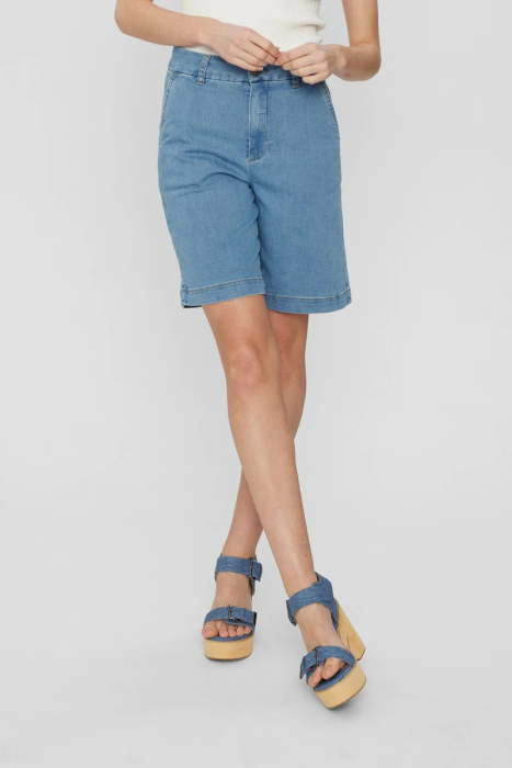 Товар синего цвета с внутренней стороны