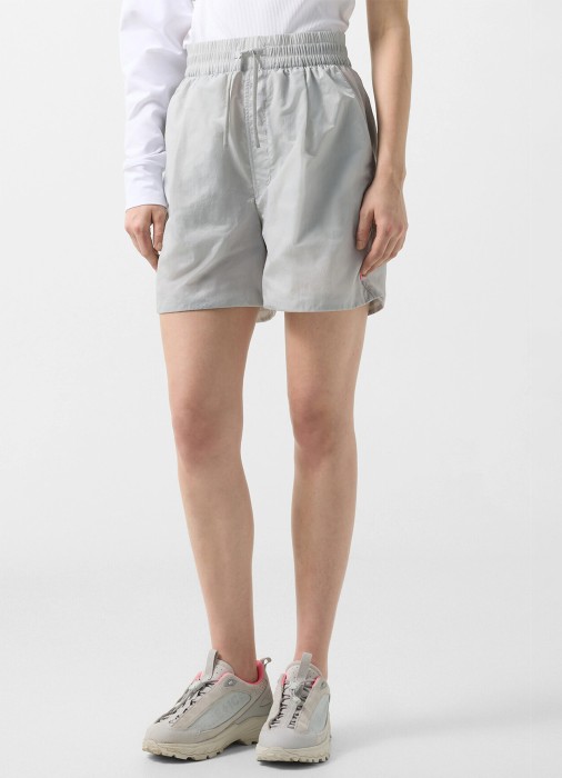 Товар серого цвета с внутренней стороны