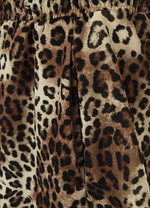 Товар разноцветного цвета с внутренней стороны