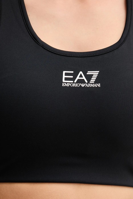 Товар черного цвета с внутренней стороны