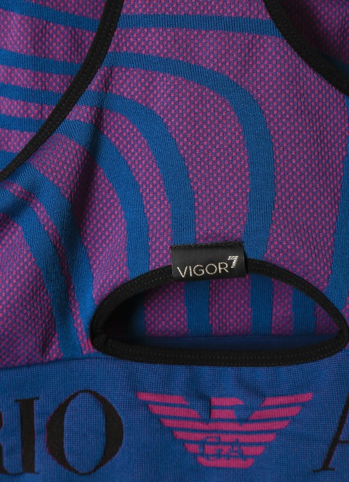 Товар фиолетового цвета с внутренней стороны