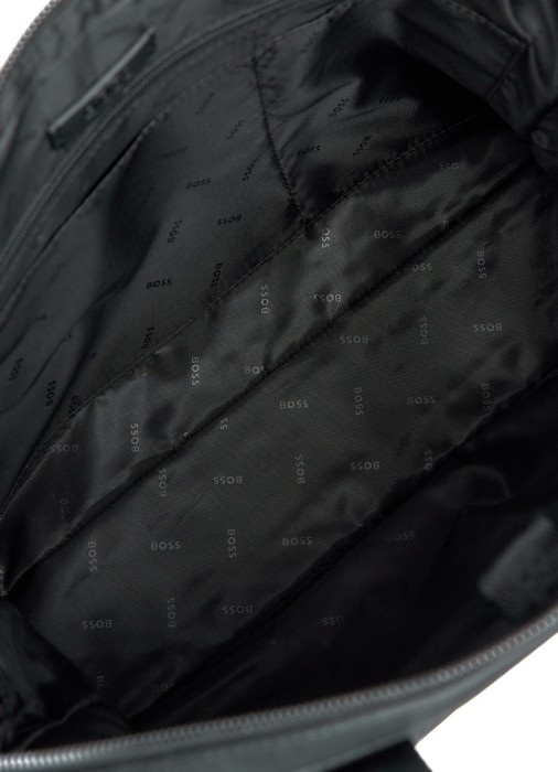 Товар черного цвета с внутренней стороны