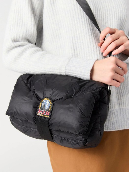 сумка женская hollywood baguette  из америки вид сбоку