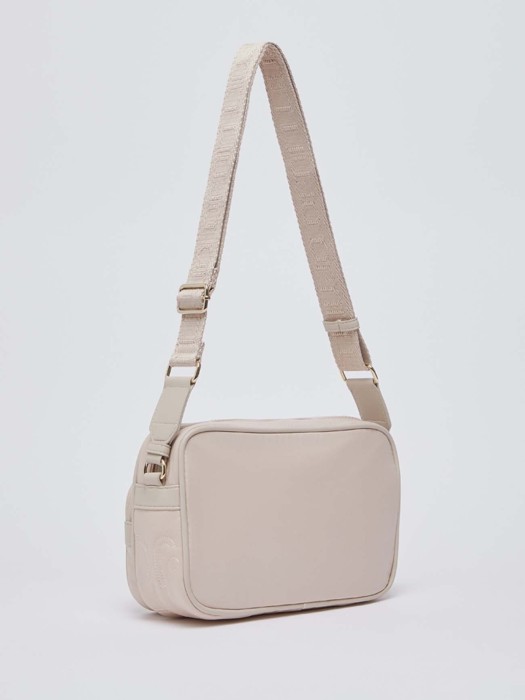 сумка женская  по цене 15900 руб вид справа