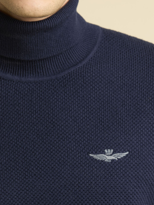 свитер мужской  от бренда aeronautica militare вид слева