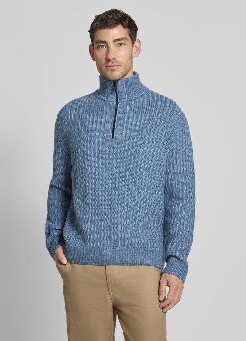 свитер мужской kwinter  от бренда boss вид слева