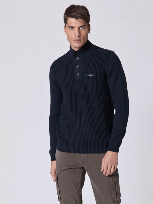 Товар синего цвета с внутренней стороны