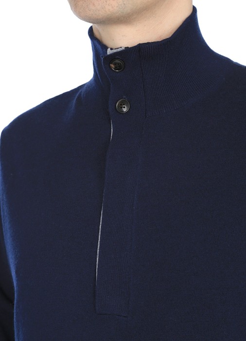 свитер мужской  из италии вид сбоку