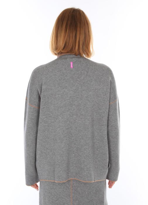 свитер женский  по цене 18160 руб вид справа