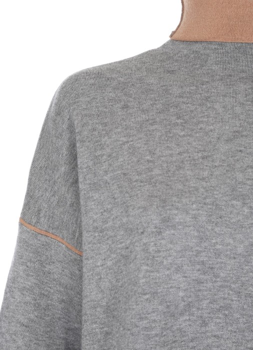 Товар серого цвета с внутренней стороны