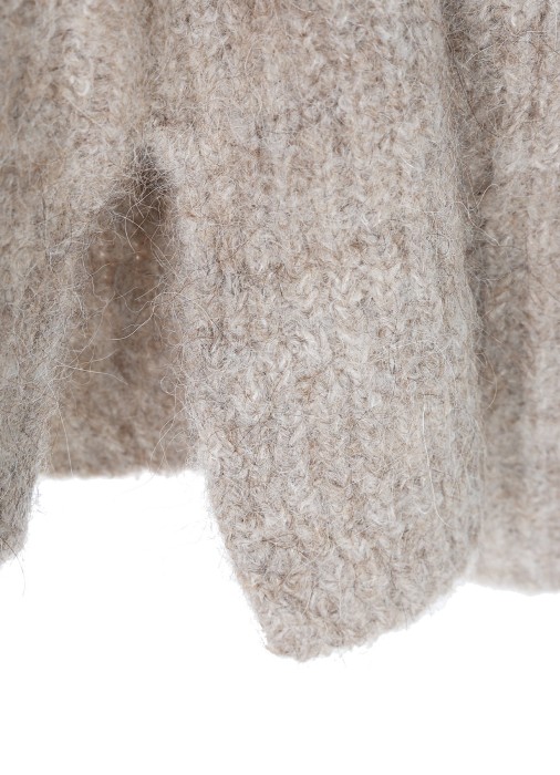 свитер женский  универсального стиля с лицевой стороны