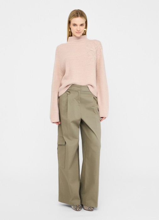 свитер женский  из шерсти спереди