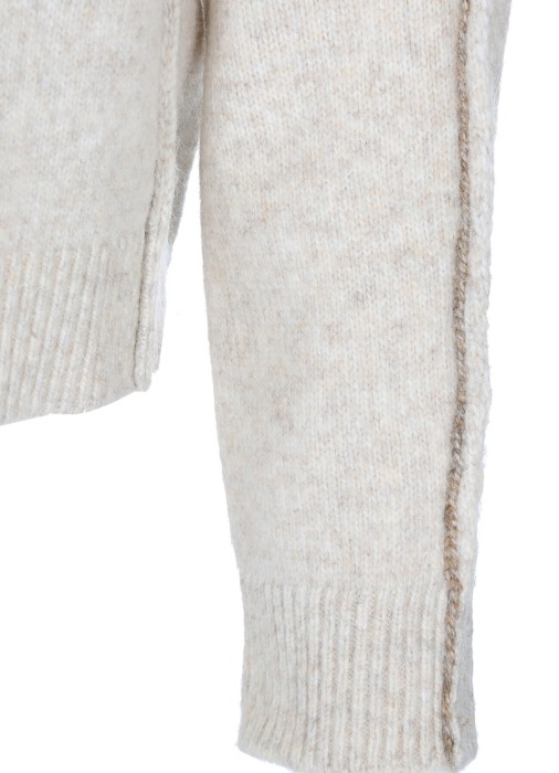 свитер женский  из полиамида спереди