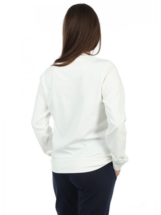 Товар белого цвета с внутренней стороны