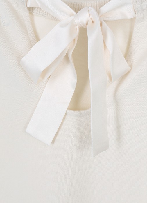 Товар бежевого цвета с внутренней стороны