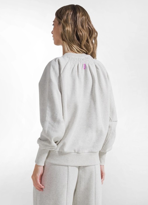 Товар серого цвета с внутренней стороны