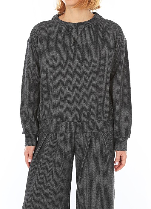 свитшот женский  из хлопка спереди