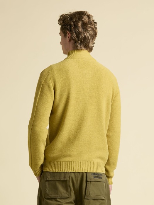 Товар с артикулом MA1585UL00904 вид сзади